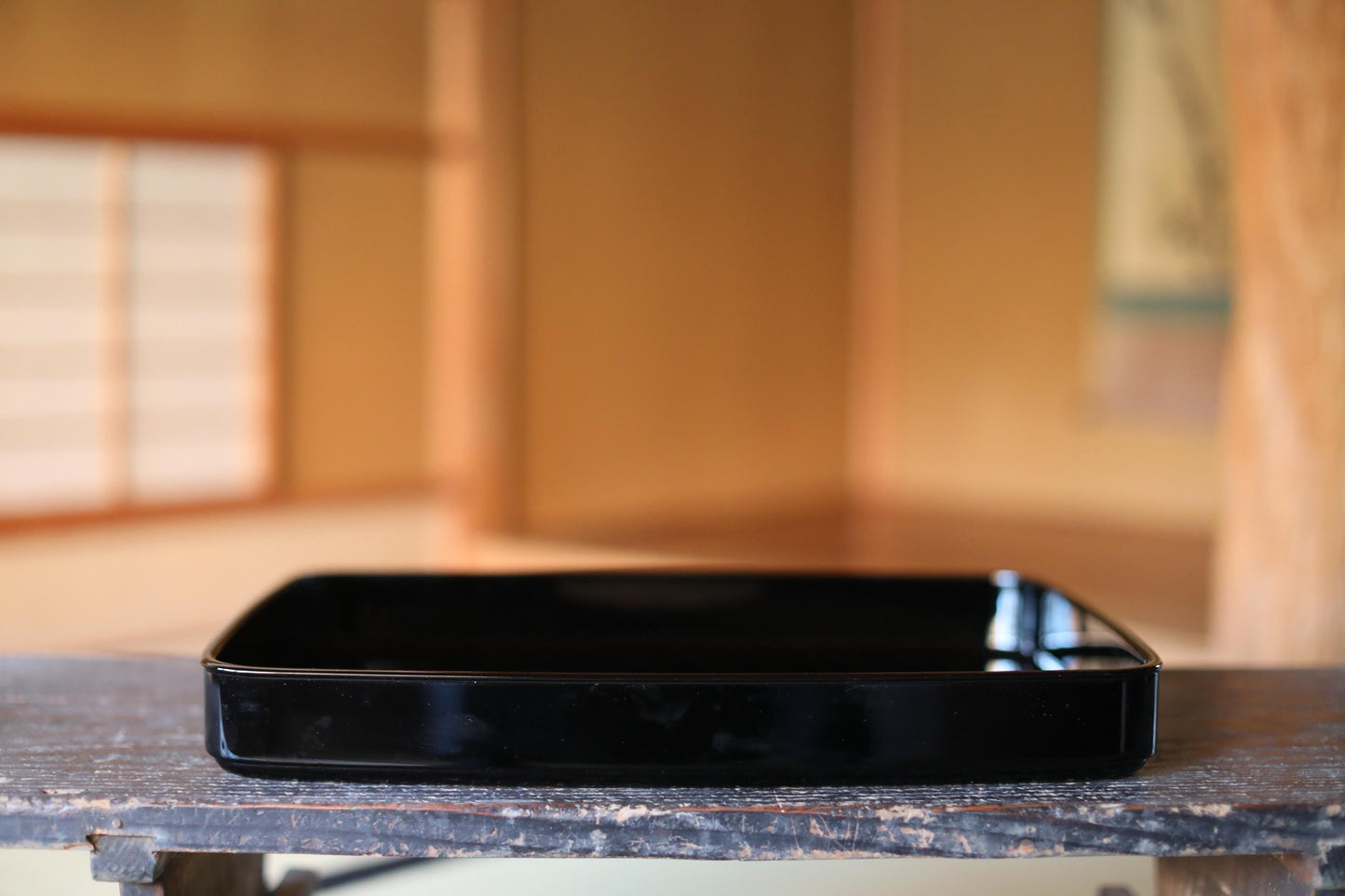 Japanese Lacquer Tray – Large Black Urushi Obon With Gold Painted Family Crest