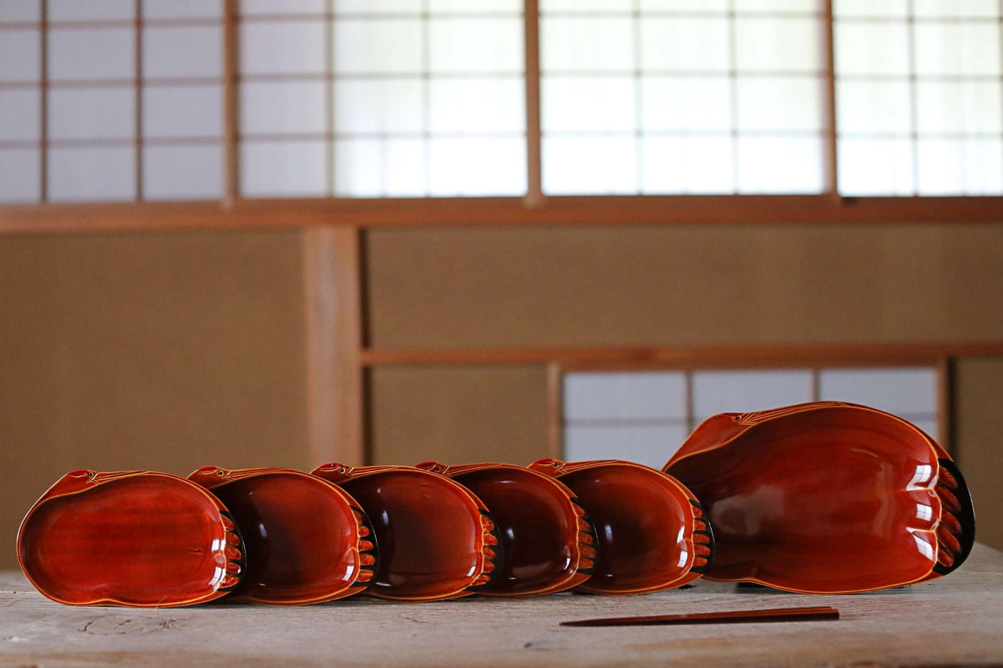Japanese Lacquer Plates - Vintage Shunkei Lacquerware Set of 6 with Crane Design & Chopsticks
