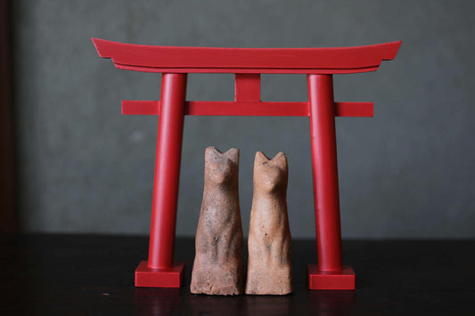 Japanese Antiques KITSUNE Dolls, Imado-yaki Pottery Pair (H3.7in)