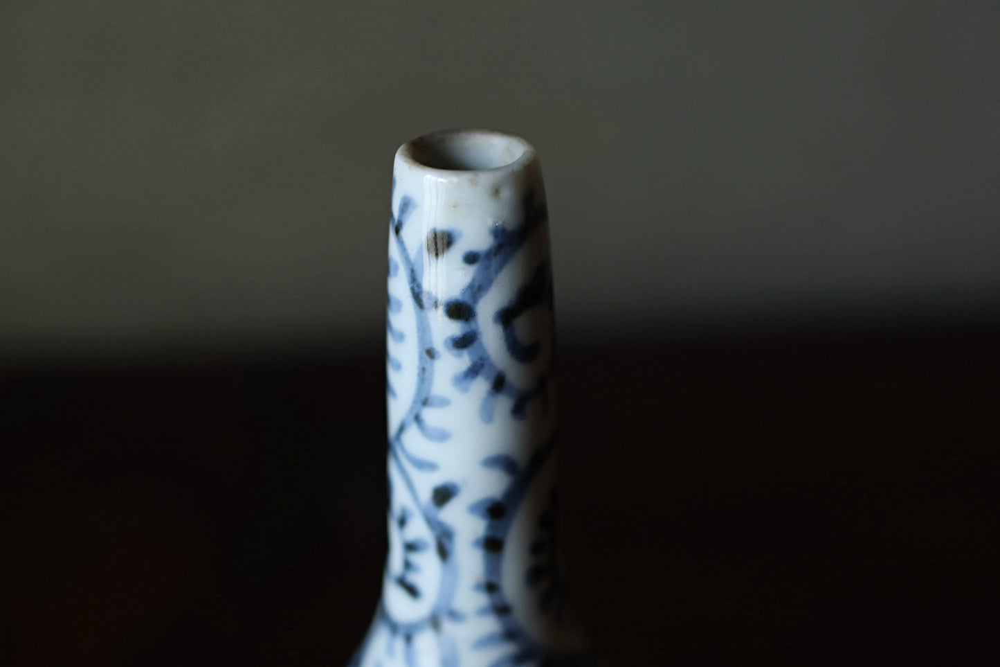 Antique Imari Porcelain Vase – 1800s Japanese Sake Bottle With Sometsuke Arabesque Pattern