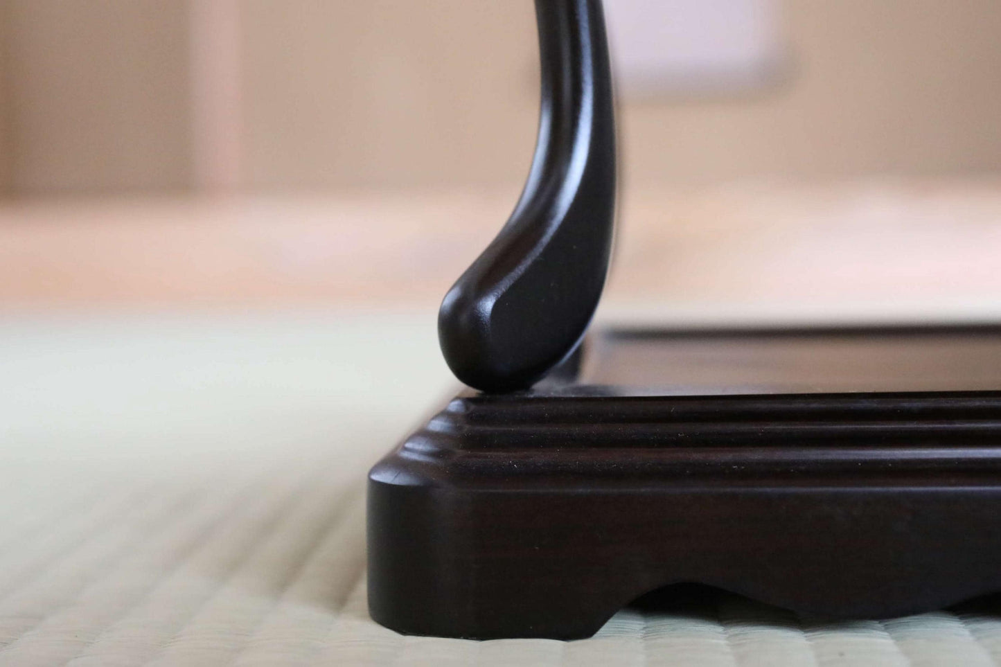 Ebony Pedestal Stand - Japanese Furniture Display With Curved Legs & Arabesque Motif