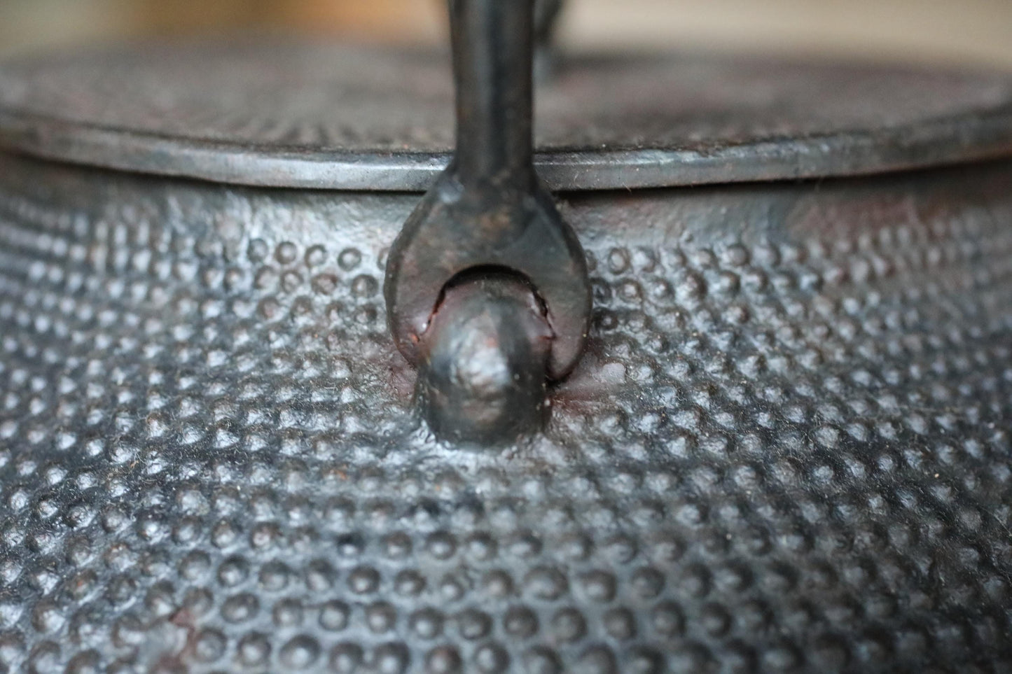 Nambu Tetsubin Iron Kettle - Large Vintage Cast Iron Tea Pot with Arare Texture Pattern