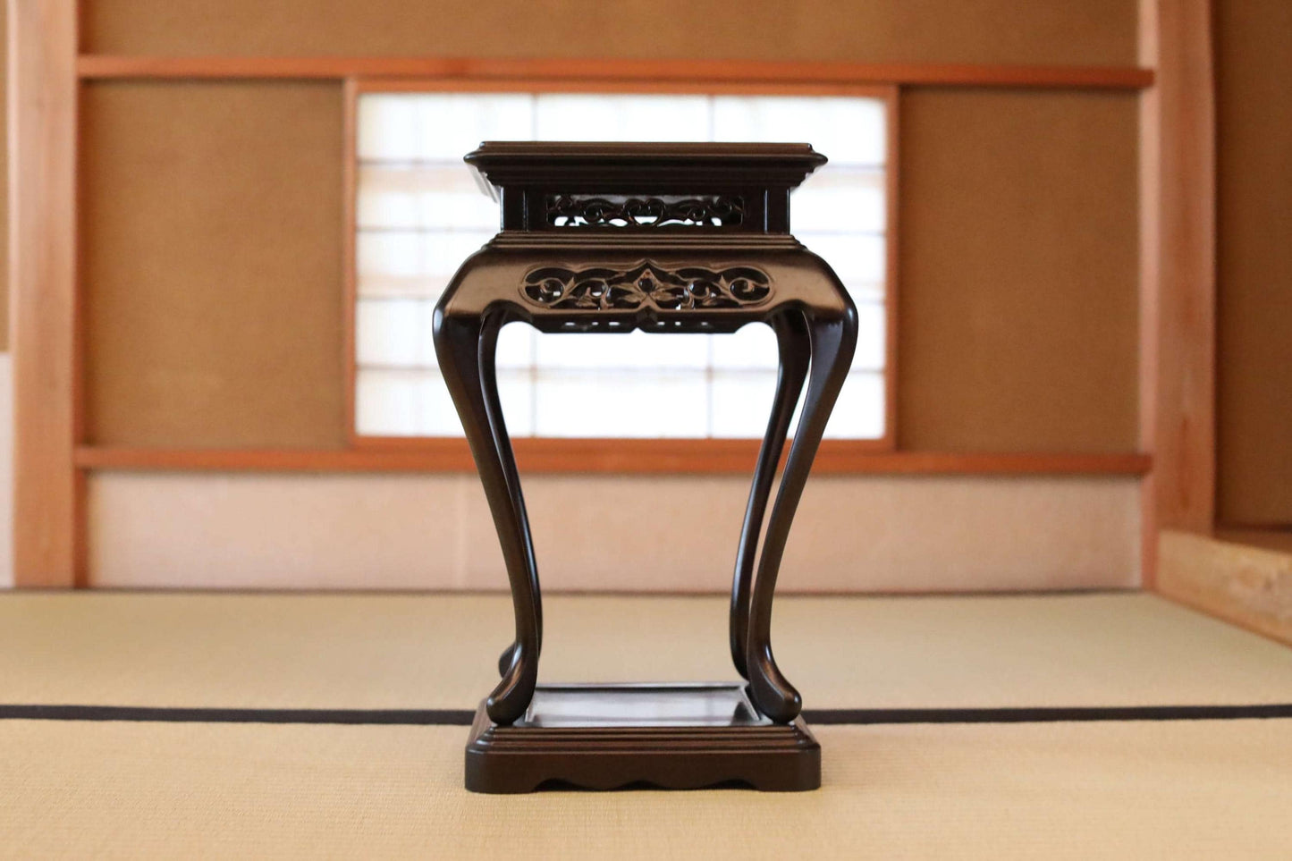 Ebony Pedestal Stand - Japanese Furniture Display With Curved Legs & Arabesque Motif