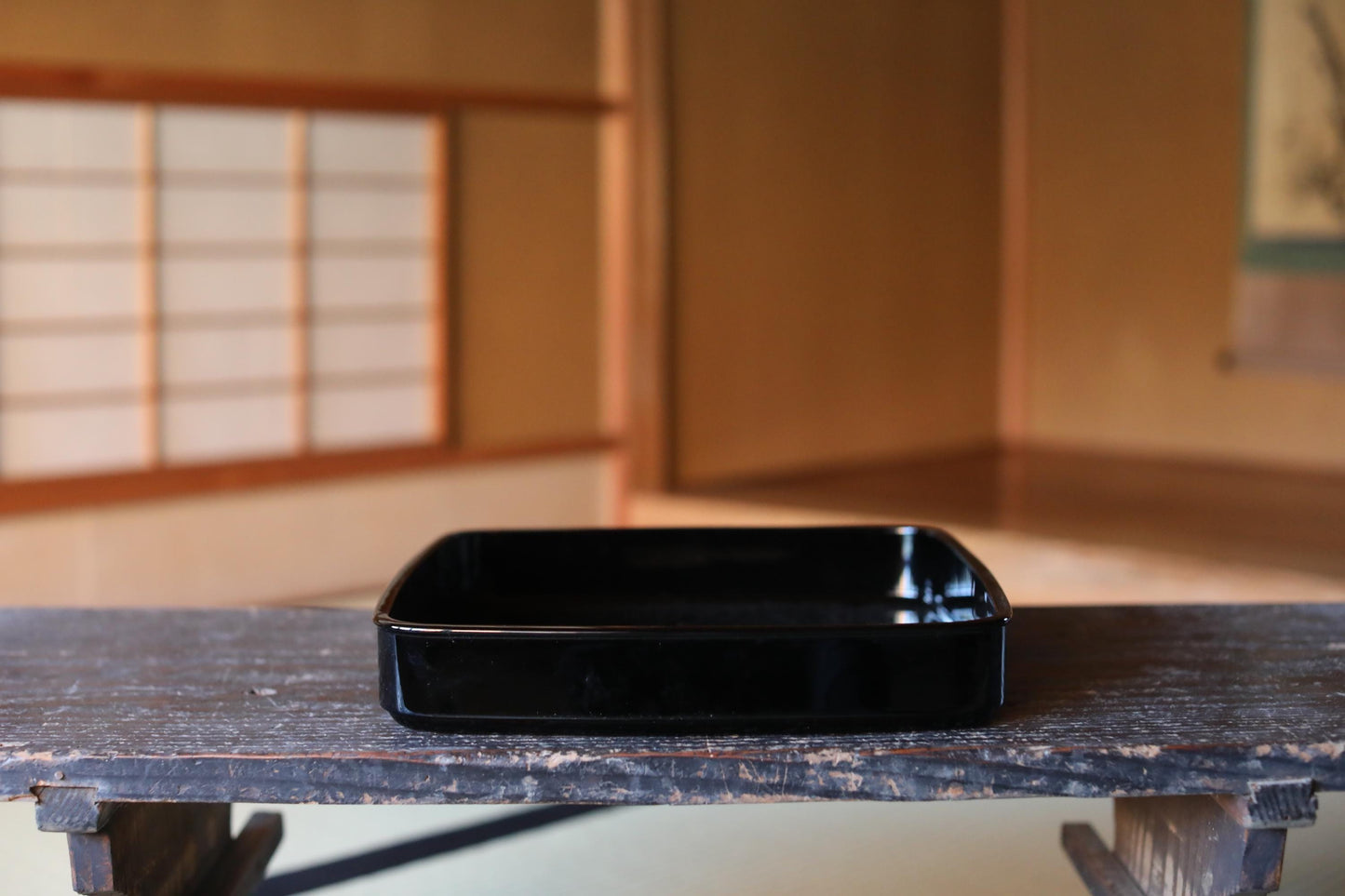 Japanese Urushi Lacquer Tray – Vintage Gold Maki-e Samurai Family Crest 12in