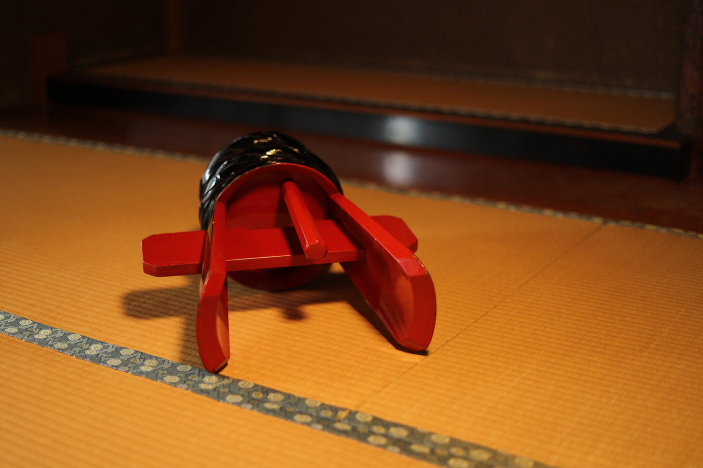 Vintage Sake Barrel – Japanese Lacquerware Double Horned Tsunodaru Cask