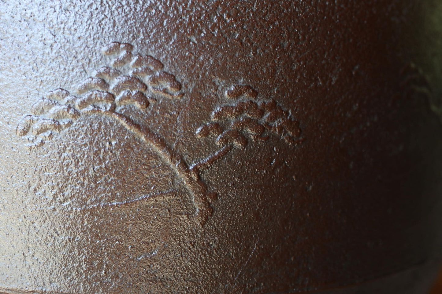 Japanese Cast Iron Kettle – Vintage Tea Ceremony Kettle with Pine Tree Relief & Copper Lid