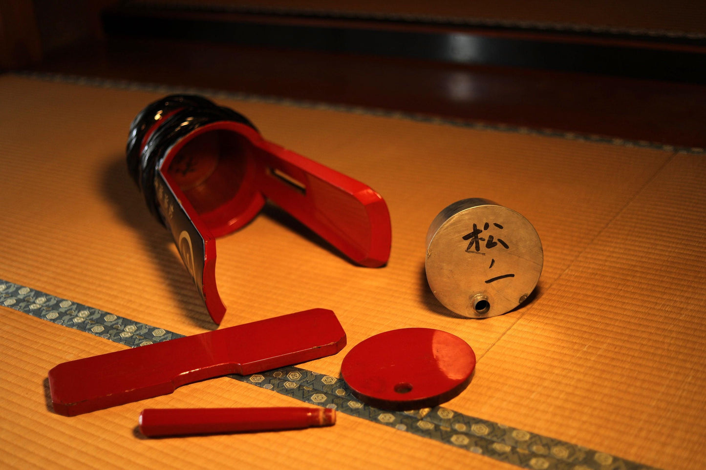 Vintage Sake Barrel – Japanese Lacquerware Double Horned Tsunodaru Cask
