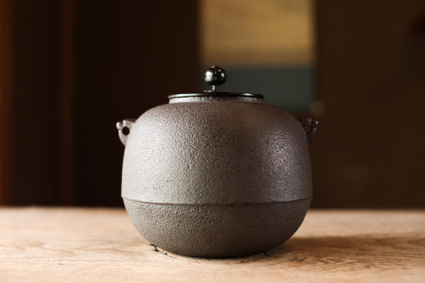 Japanese Cast Iron Kettle – Maru-Gama Tea Pot With Signed Wooden Box & Plum Blossom Lid