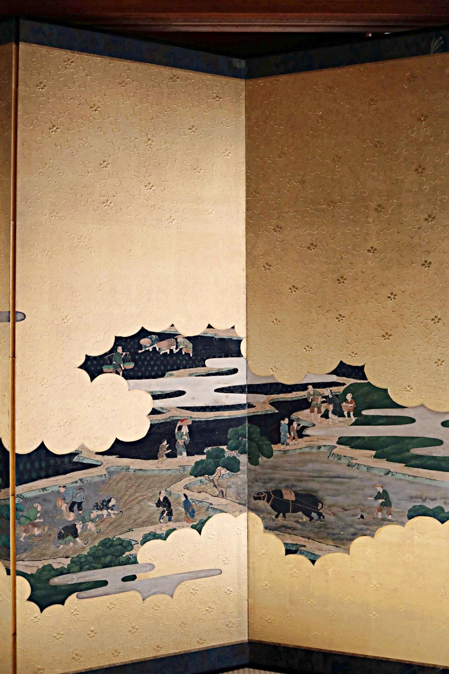 Japanese Folding Screen - Antique Byobu Screen with Gold Leaf Clouds & 1800s Art