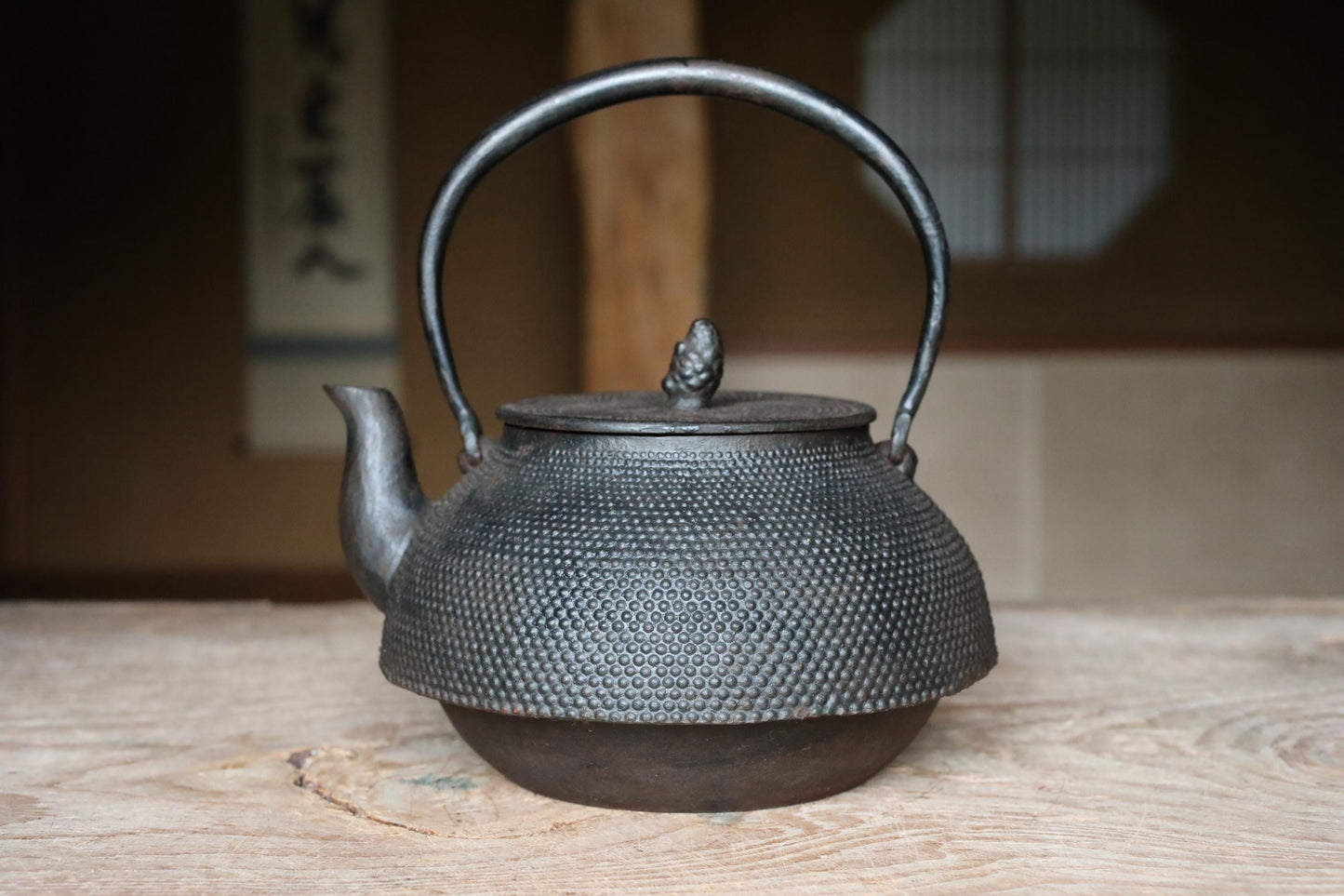 Nambu Tetsubin Iron Kettle - Large Vintage Cast Iron Tea Pot with Arare Texture Pattern