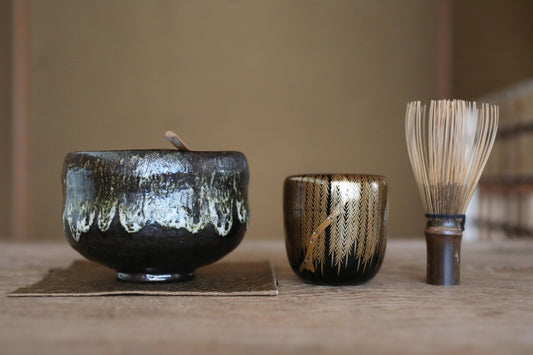 Japanese Raku Tea Bowl – Hand-Sculpted Chawan with Black Green Glaze | Ohi Kiln