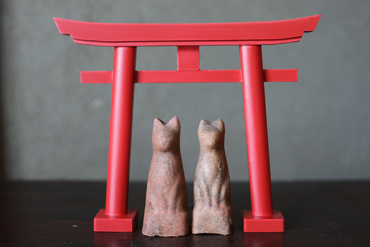 Japanese Antiques KITSUNE Dolls, Imado-yaki Pottery Pair (H3.7in)
