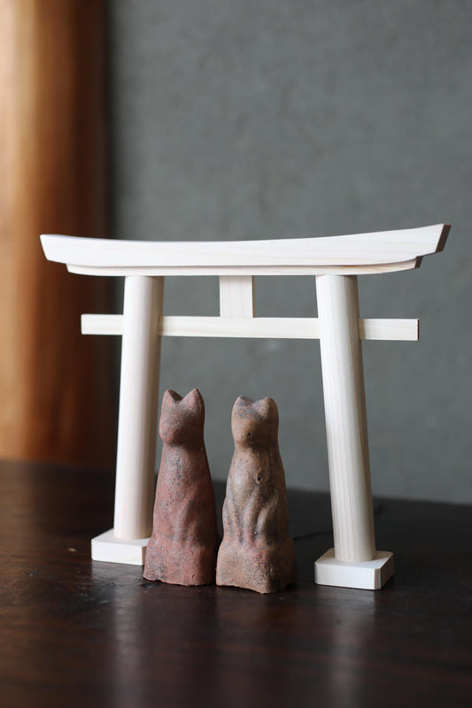 Japanese Antiques KITSUNE Dolls, Imado-yaki Pottery Pair (H3.7in)