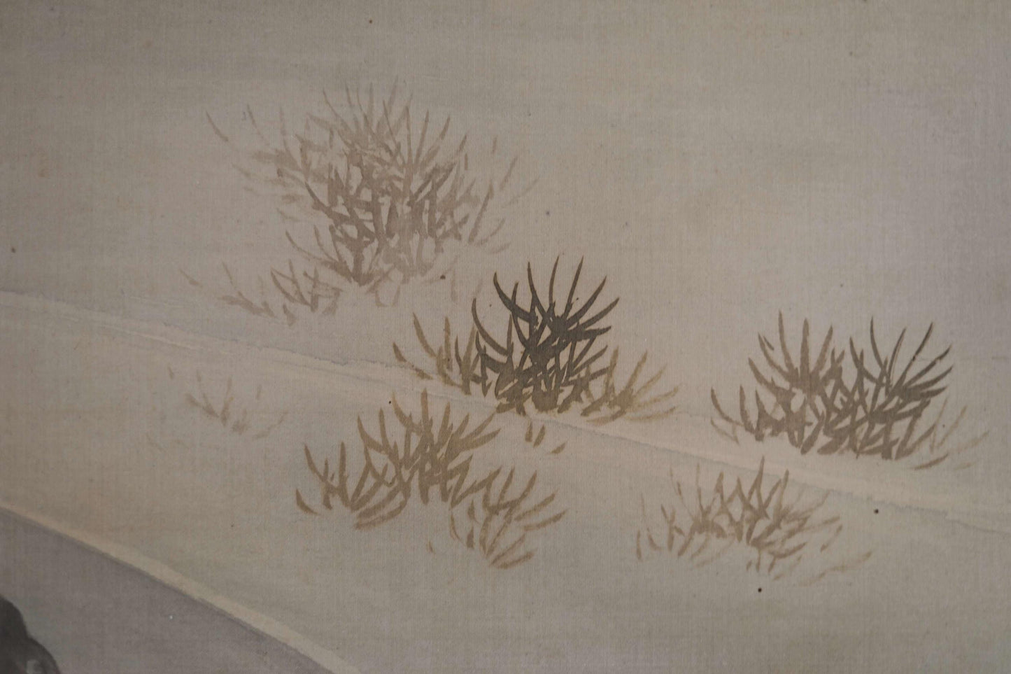 Japanese Antique Scroll - Elegant Silk Kakejiku Wall Decor Featuring Swimming Carp Artwork