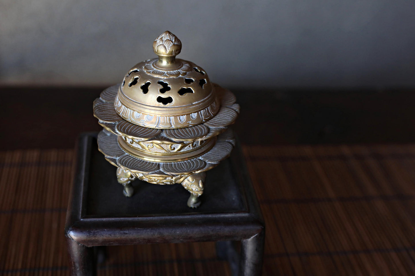 Antique Brass Censer - Buddhist Incense Burner With Lotus Flower Lid & Lion-Footed Design