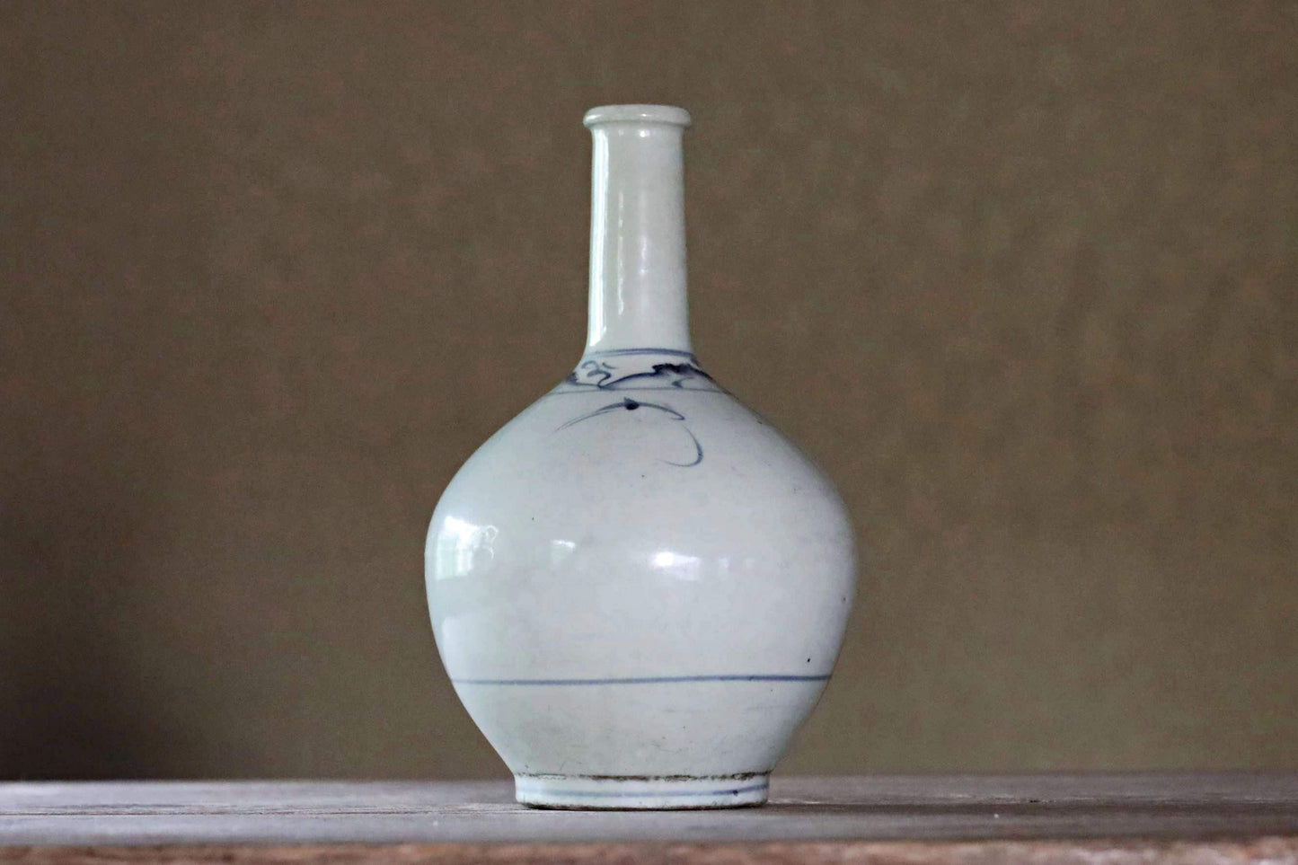 Antique Sake Bottle - Ko-Imari Porcelain Vase With Indigo Floral Design, Edo Period Tokuri