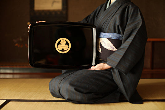 Japanese Lacquer Tray – Black Gold Family Crest Obon | Echizen Nuri Wood Serving Tray 45.5×32cm