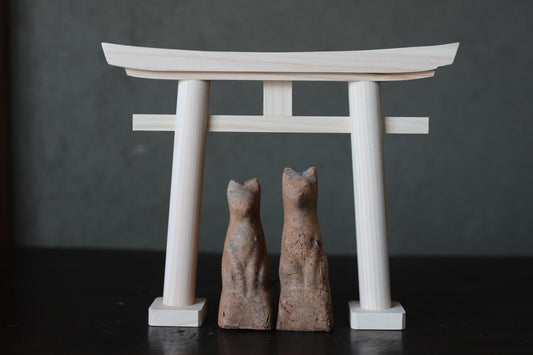 Japanese Antiques KITSUNE Dolls, Imado-yaki Pottery Pair (H3.7in)