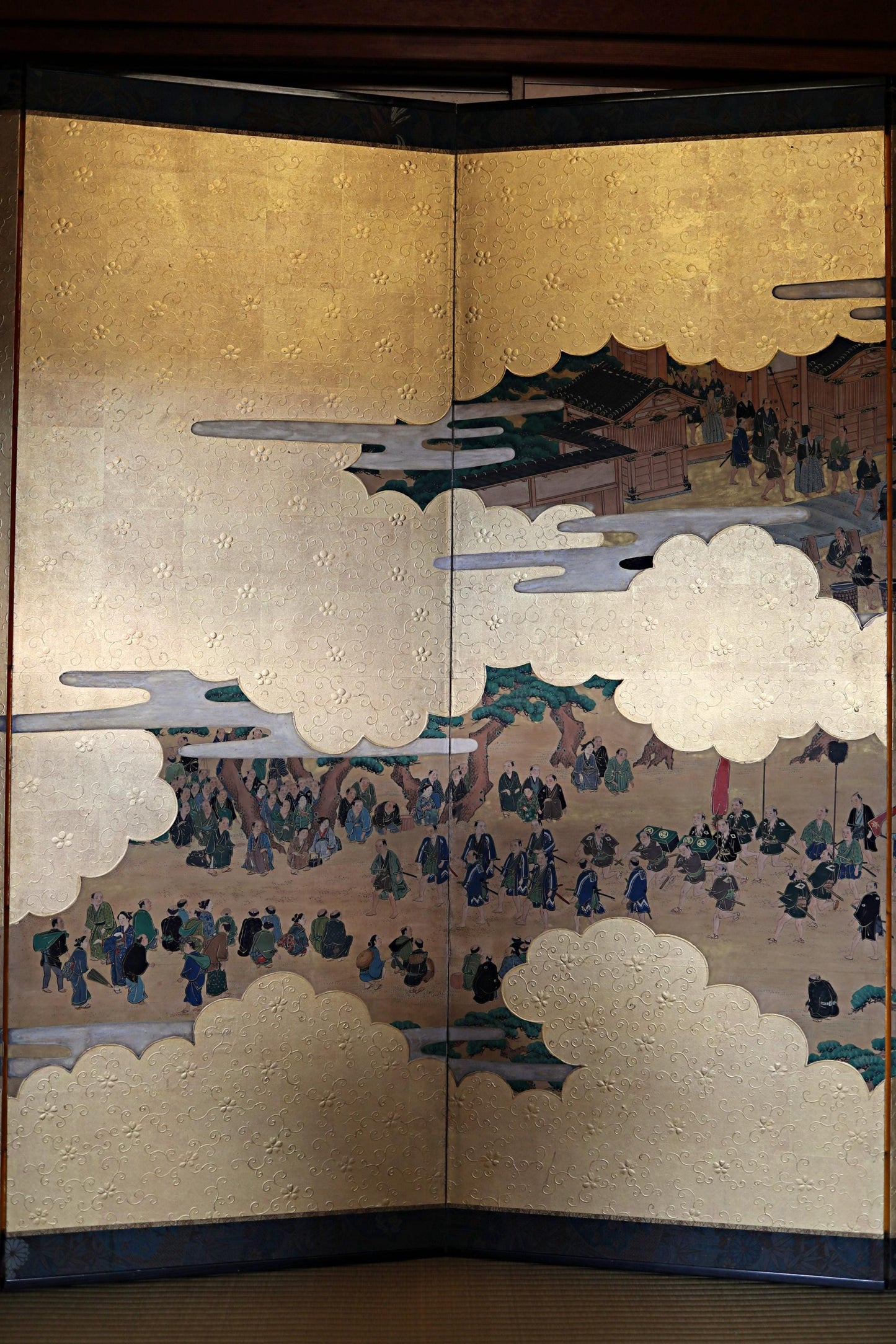 Japanese Antique Folding Screen - 1800s Gold Leaf Byobu with Luxury Cloud Painting