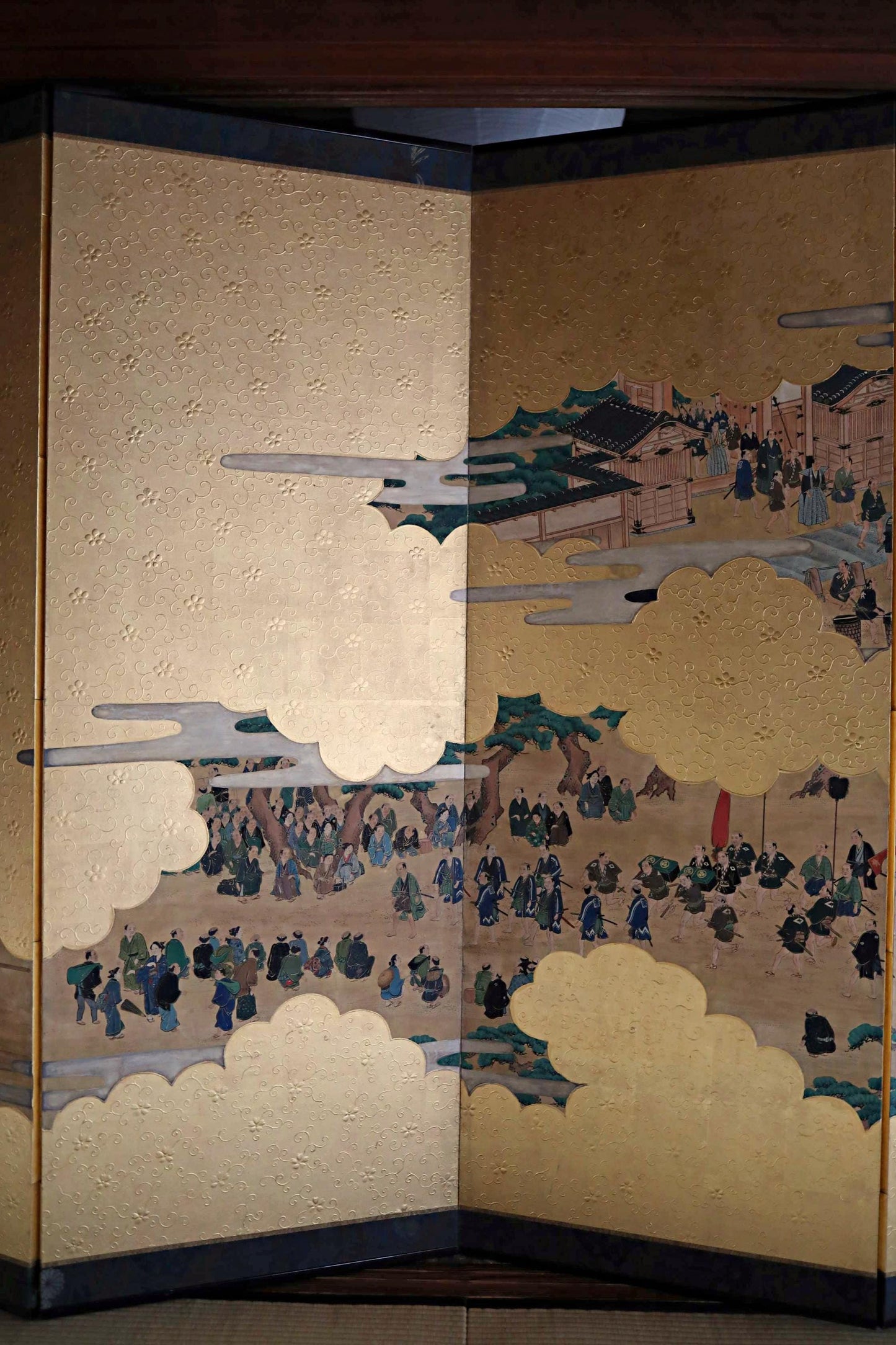 Japanese Antique Folding Screen - 1800s Gold Leaf Byobu with Luxury Cloud Painting