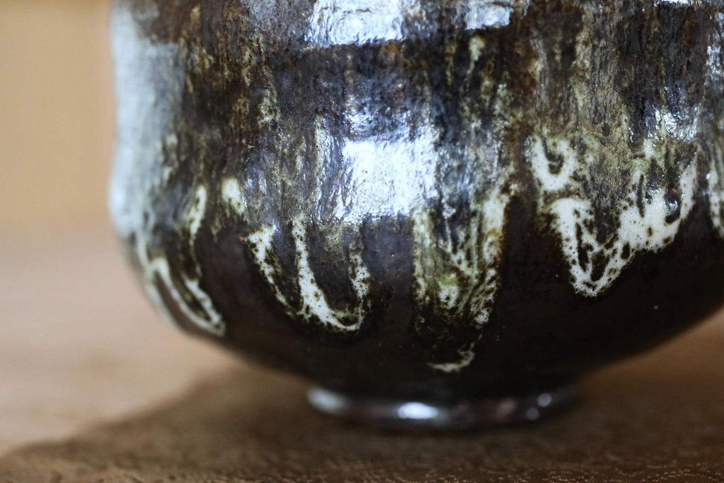 Japanese Raku Tea Bowl – Hand-Sculpted Chawan with Black Green Glaze | Ohi Kiln