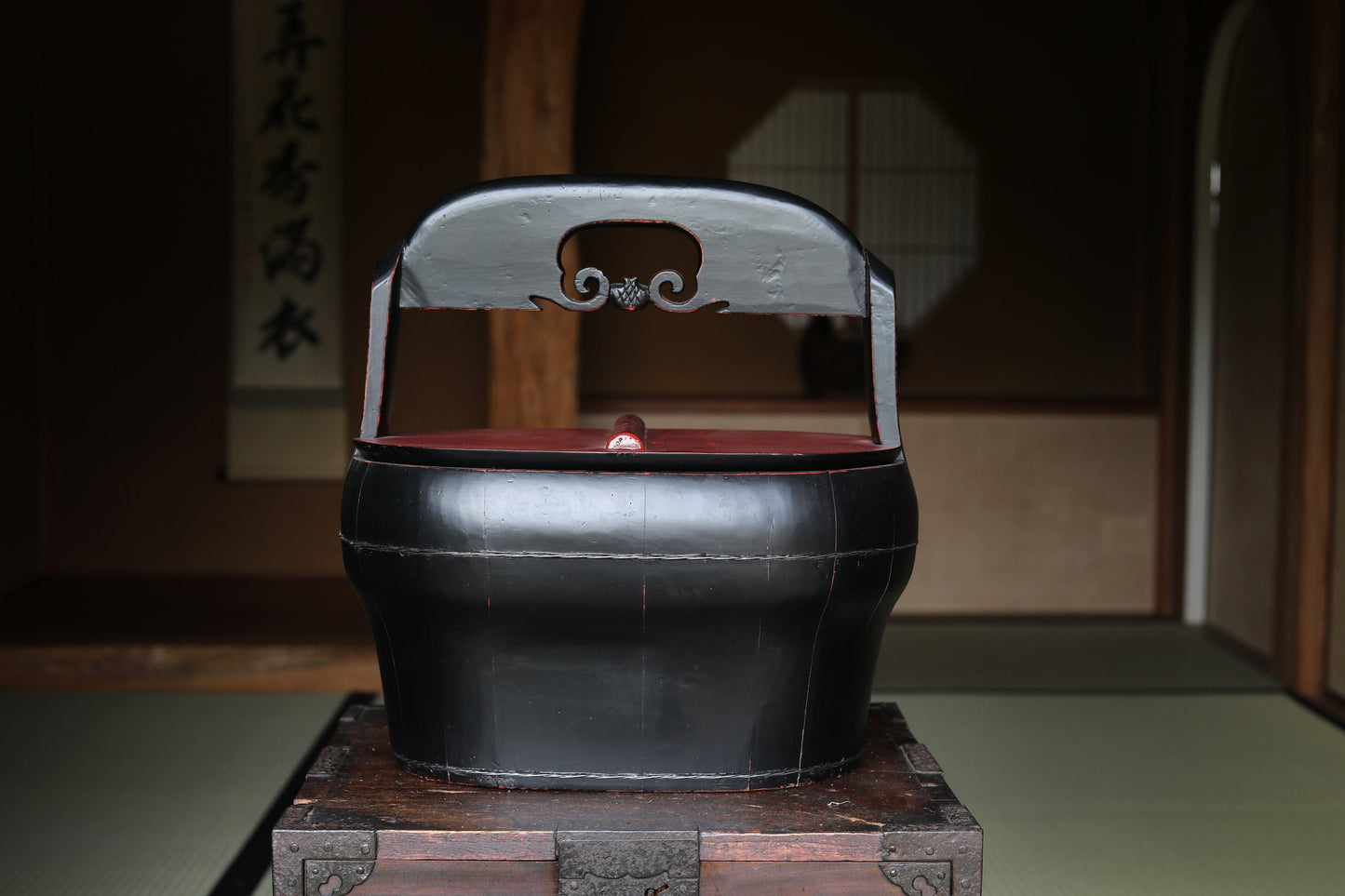 Qing Dynasty Wood Basket – Antique Chinese Mingei Handcraft with Lid 17.7in