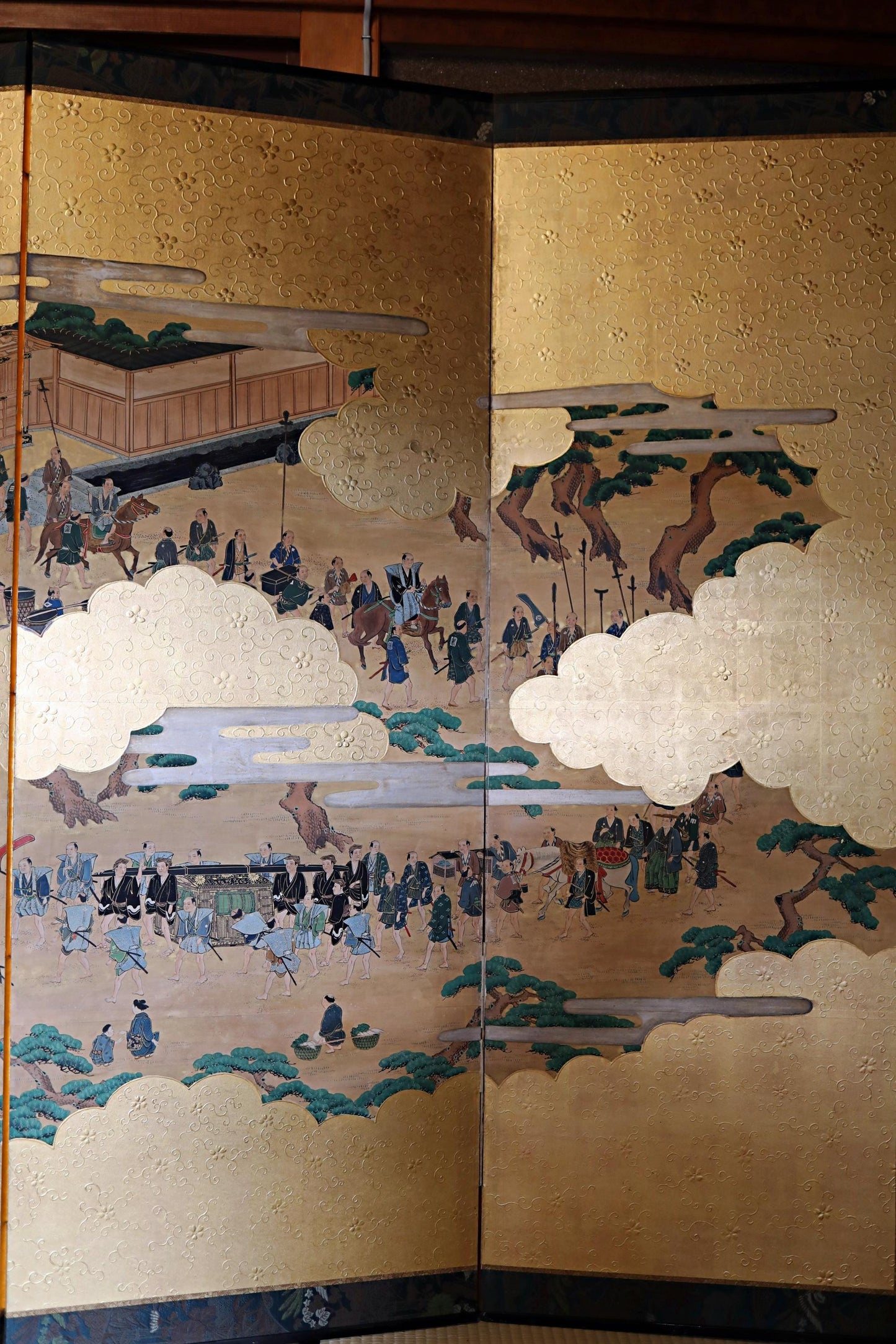 Japanese Antique Folding Screen - 1800s Gold Leaf Byobu with Luxury Cloud Painting