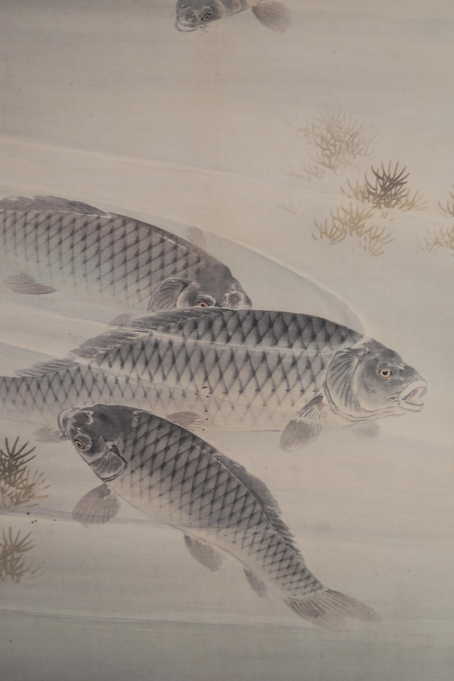 Japanese Antique Scroll - Elegant Silk Kakejiku Wall Decor Featuring Swimming Carp Artwork