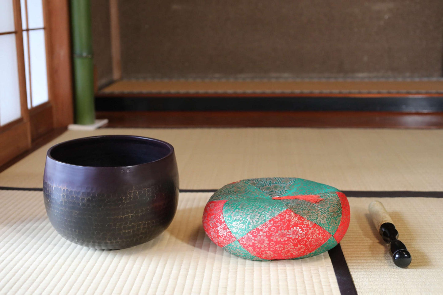 Japanese Buddhist Singing Bowl – Large Hand-Forged Rin Bell with Silk Cushion & Mallet