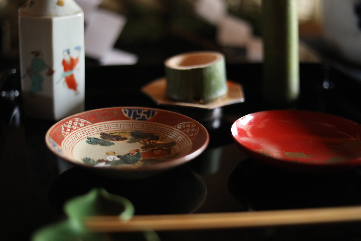 Kutani Antique Plate Set – Five Piece Red Gold Porcelain Dishes With Hermit Figure Design