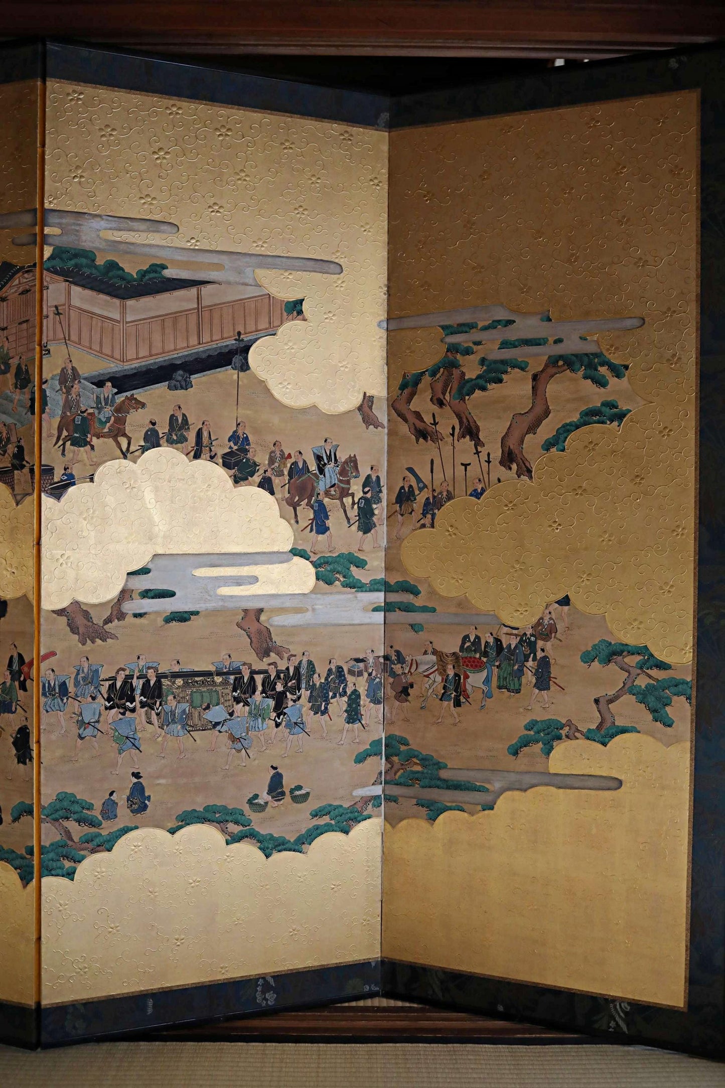 Japanese Antique Folding Screen - 1800s Gold Leaf Byobu with Luxury Cloud Painting