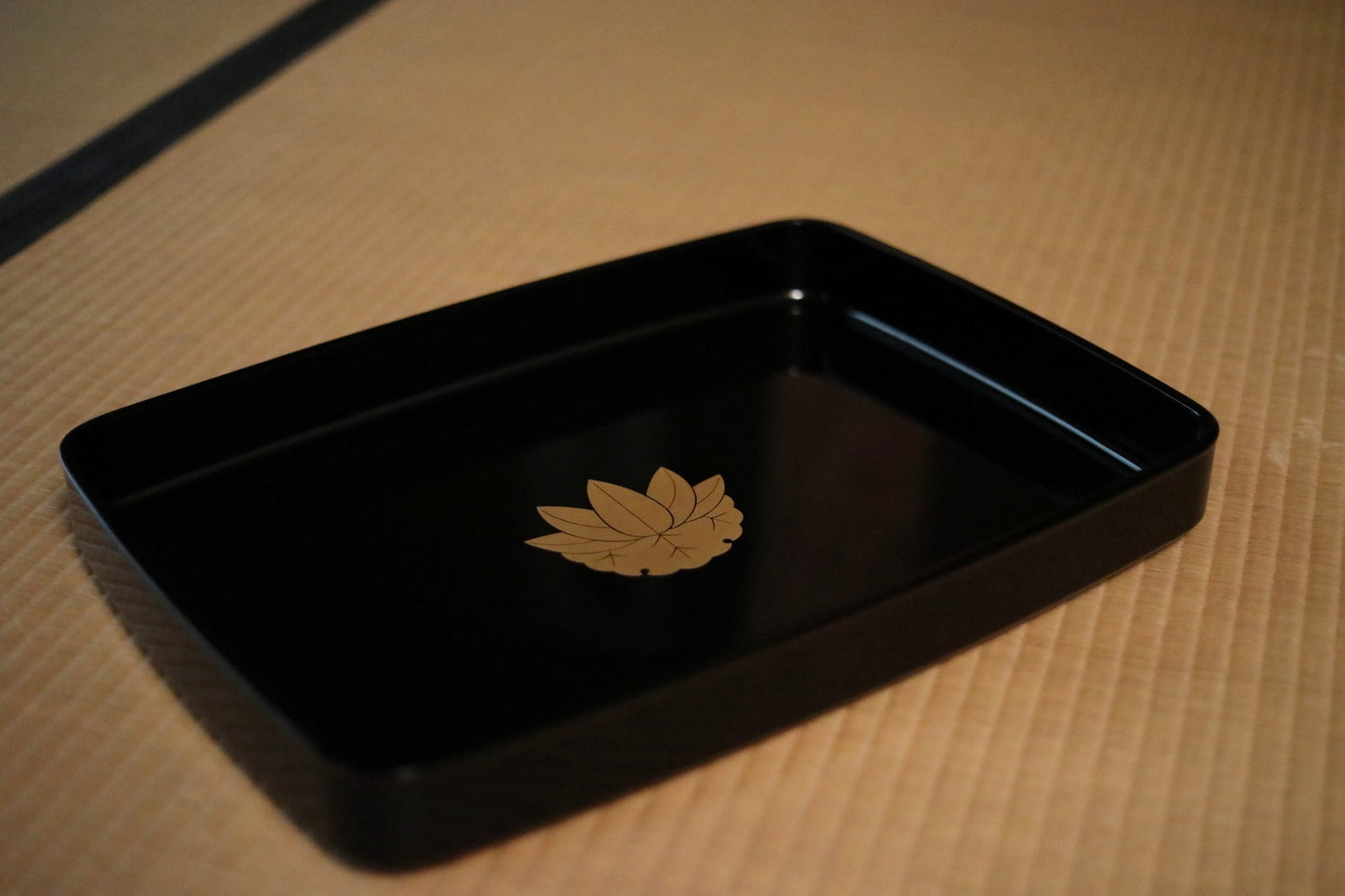 Japanese Lacquer Tray – Obon Serving Tray with Black Gold Family Crest, Echizen Nuri Wood