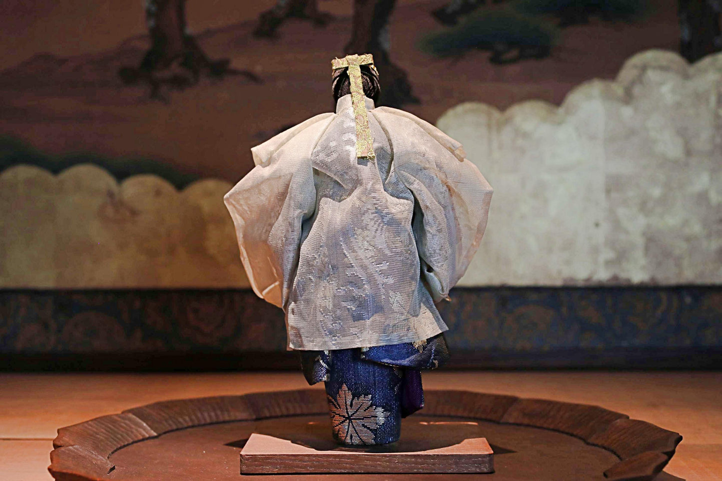 Japanese Noh Doll - Vintage Wooden Sculpture with Silk Kimono & Traditional Mask