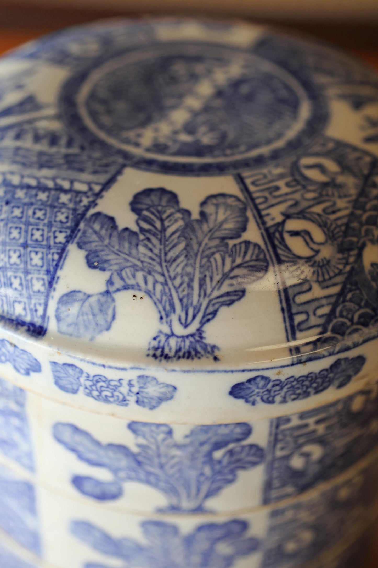 Meiji Era Imari Bento Box – Four-Tiered Antique Porcelain Stacking Ceramic Lunchbox
