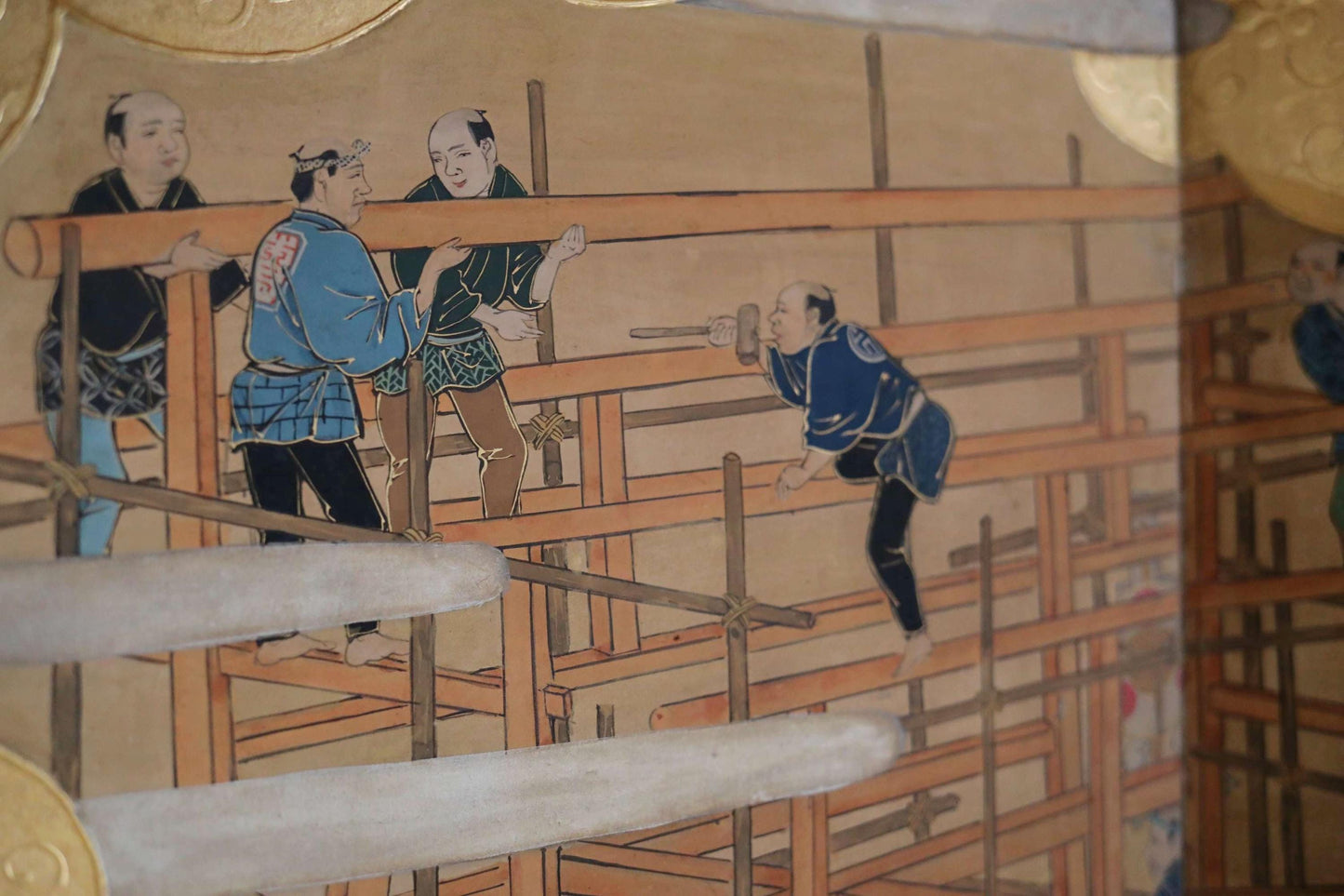 Japanese Antique Folding Screen - 1800s Gold Leaf Byobu with Luxury Cloud Painting