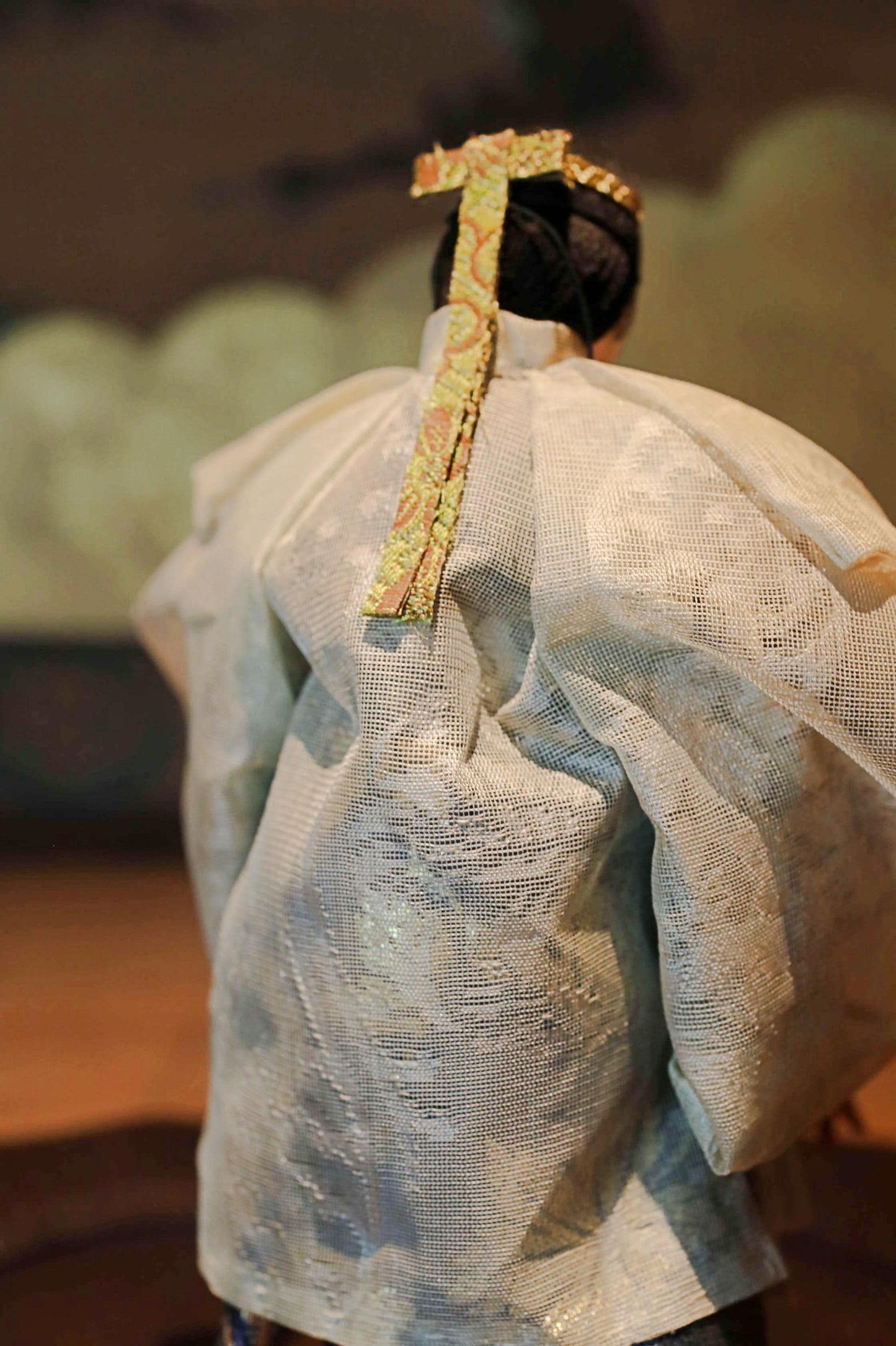 Japanese Noh Doll - Vintage Wooden Sculpture with Silk Kimono & Traditional Mask
