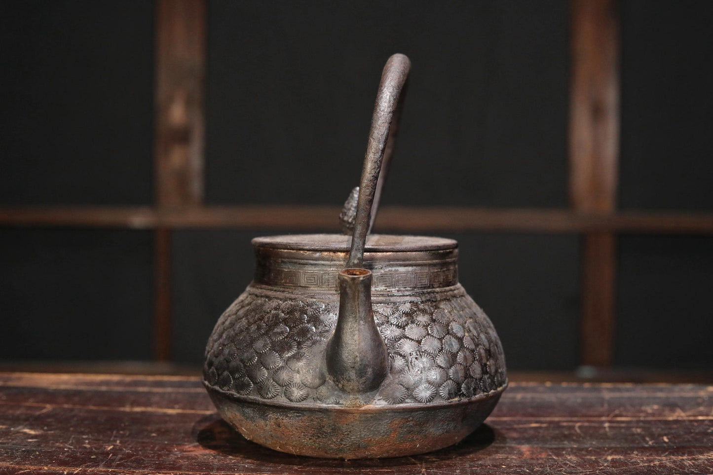 Vintage Cast Iron Kettle - Large Nambu Tetsubin Pot With Pine Tree Design