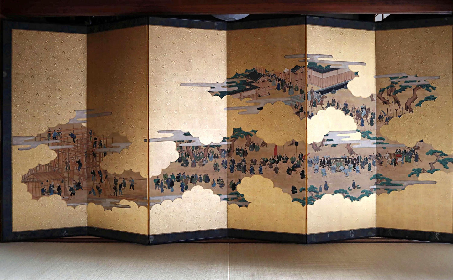 Japanese Antique Folding Screen - 1800s Gold Leaf Byobu with Luxury Cloud Painting