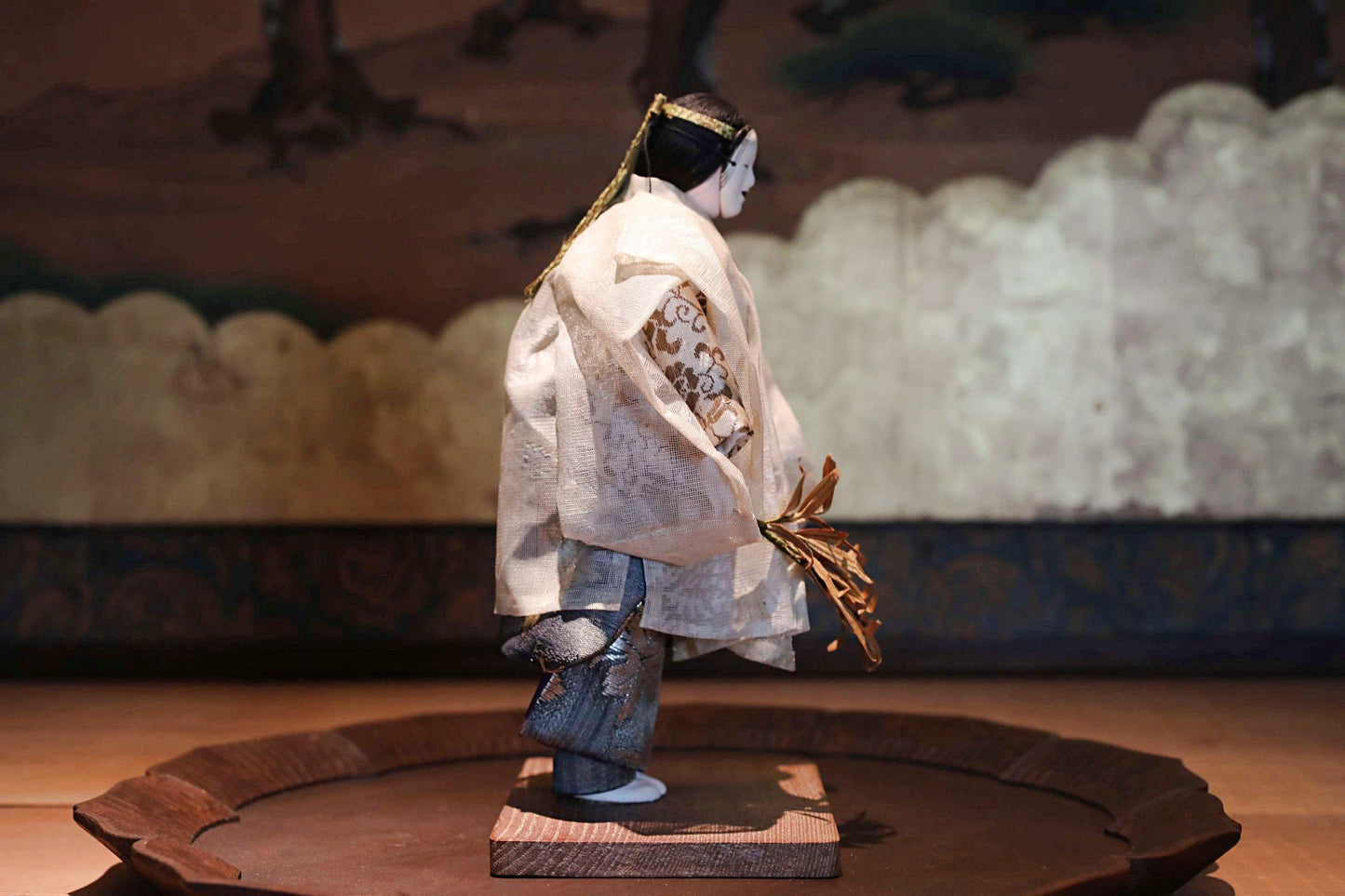 Japanese Noh Doll - Vintage Wooden Sculpture with Silk Kimono & Traditional Mask