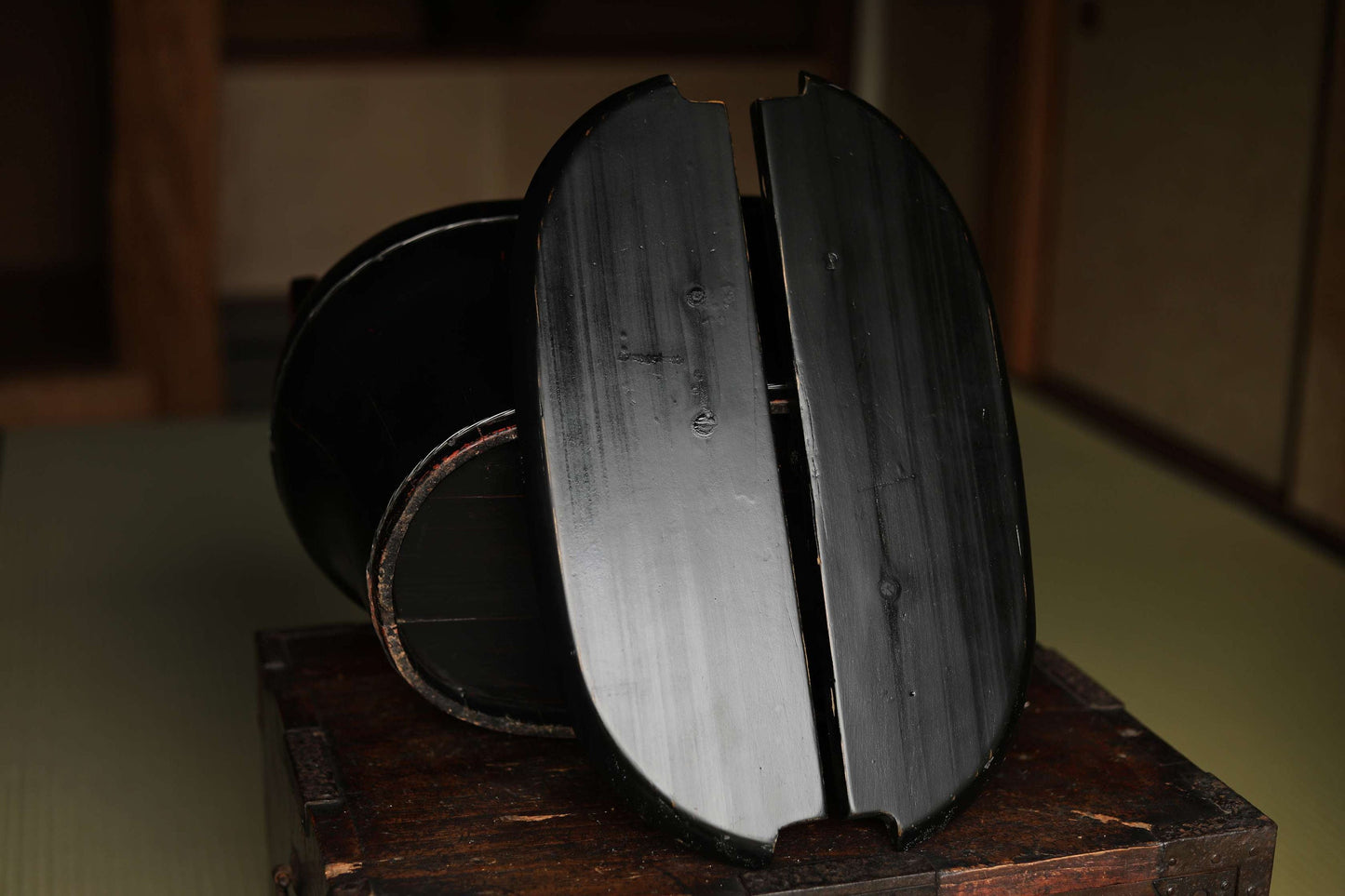 Qing Dynasty Wood Basket – Antique Chinese Mingei Handcraft with Lid 17.7in