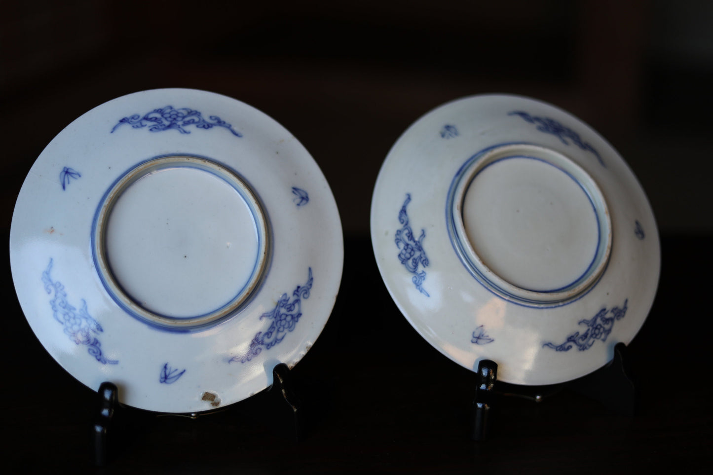 Antique Imari Plates – Hand-Painted Japanese Porcelain Dishes With Monk Motif