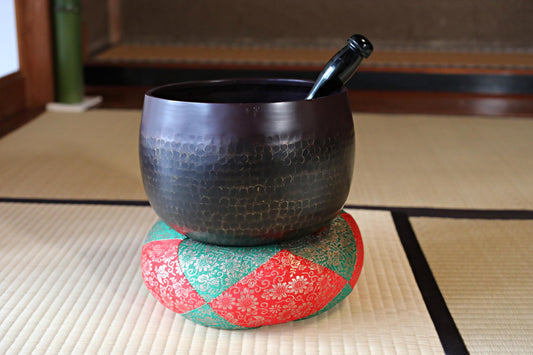 Japanese Buddhist Singing Bowl – Large Hand-Forged Rin Bell with Silk Cushion & Mallet