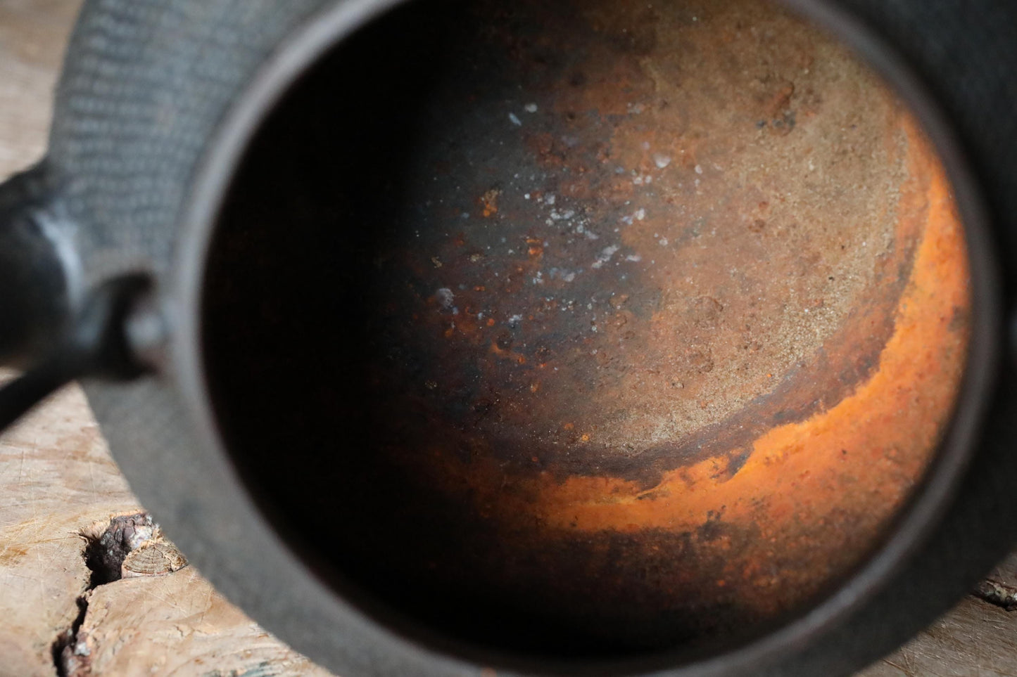 Nambu Tetsubin Iron Kettle - Large Vintage Cast Iron Tea Pot with Arare Texture Pattern