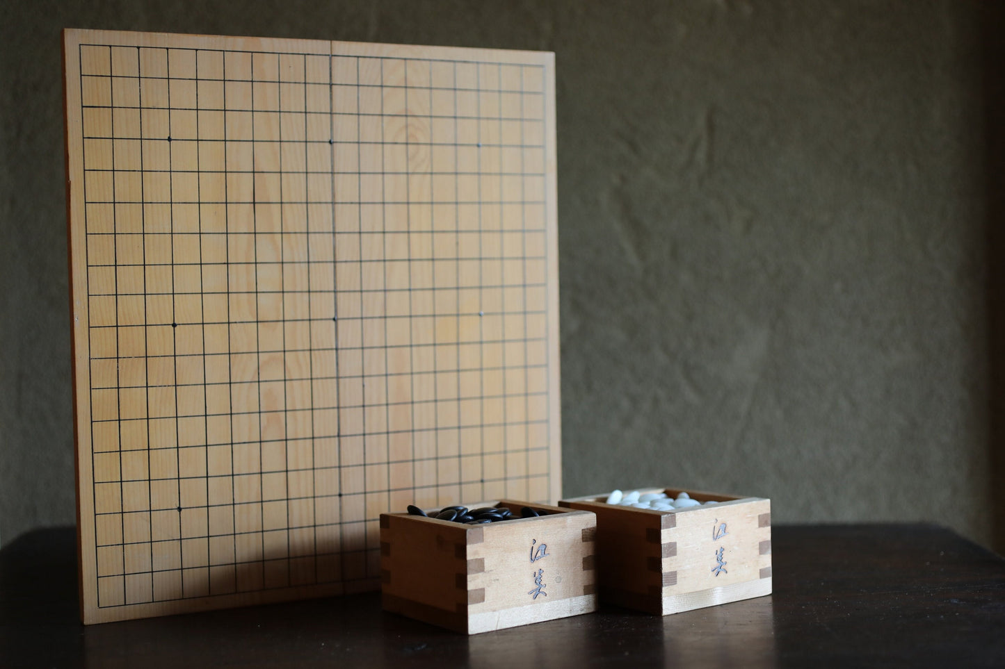 Folding Wood Go Board – Compact Japanese Go Game with Stone & Wooden Case