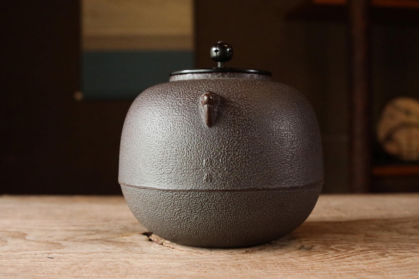 Japanese Cast Iron Kettle – Maru-Gama Tea Pot With Signed Wooden Box & Plum Blossom Lid