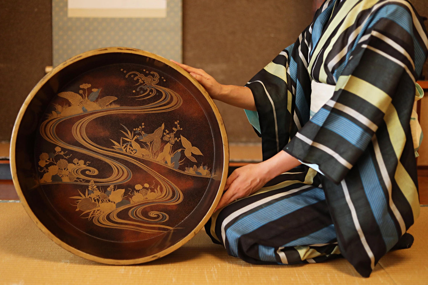 Japanese Antique Lacquer Tub - Gold Makie Wooden Bath Vessel With Floral River Painting
