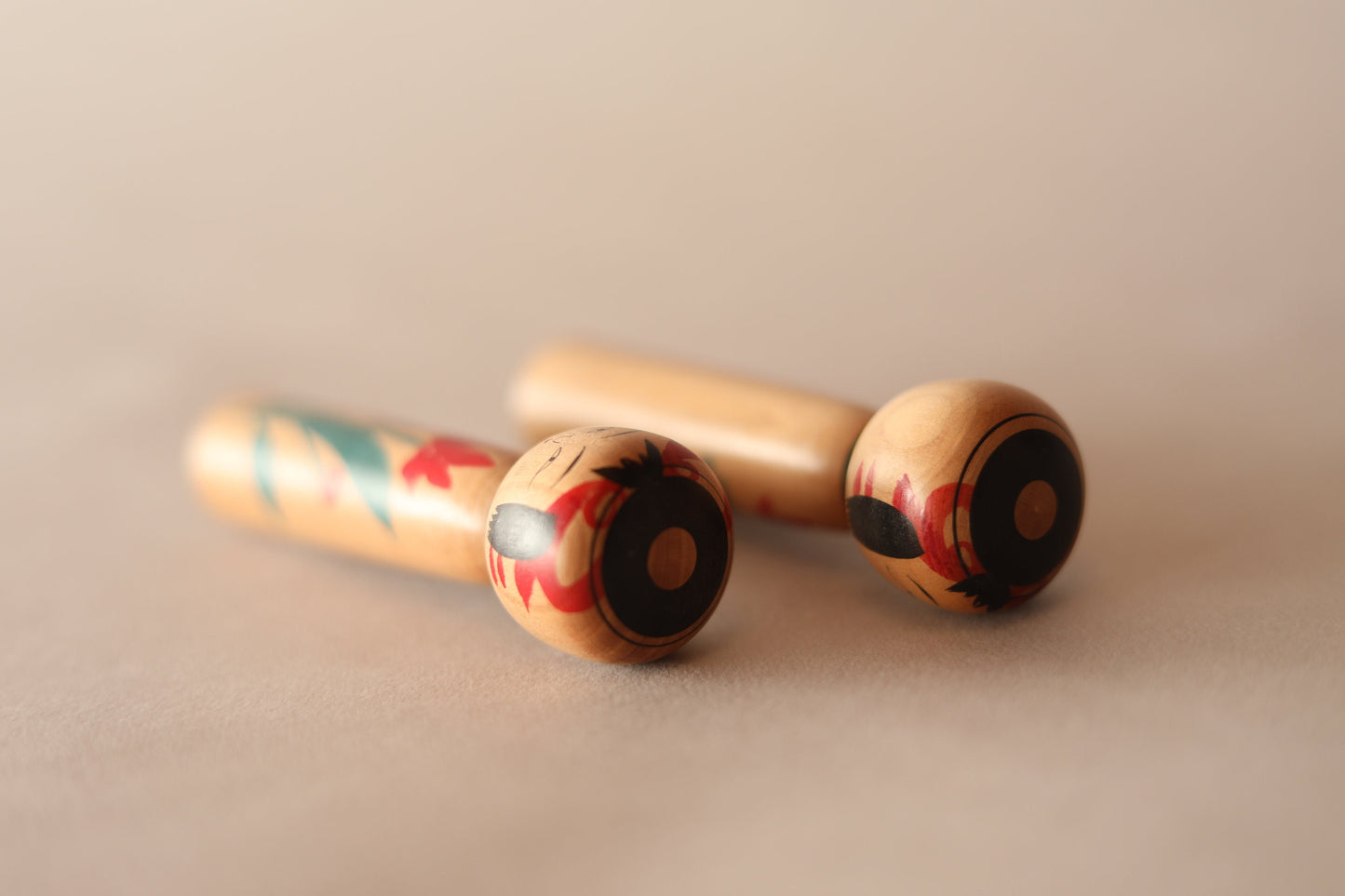 Tuchiyu Kokeshi Doll Vintage Twins – Striped Wooden Japanese Figurines With Flower Pattern