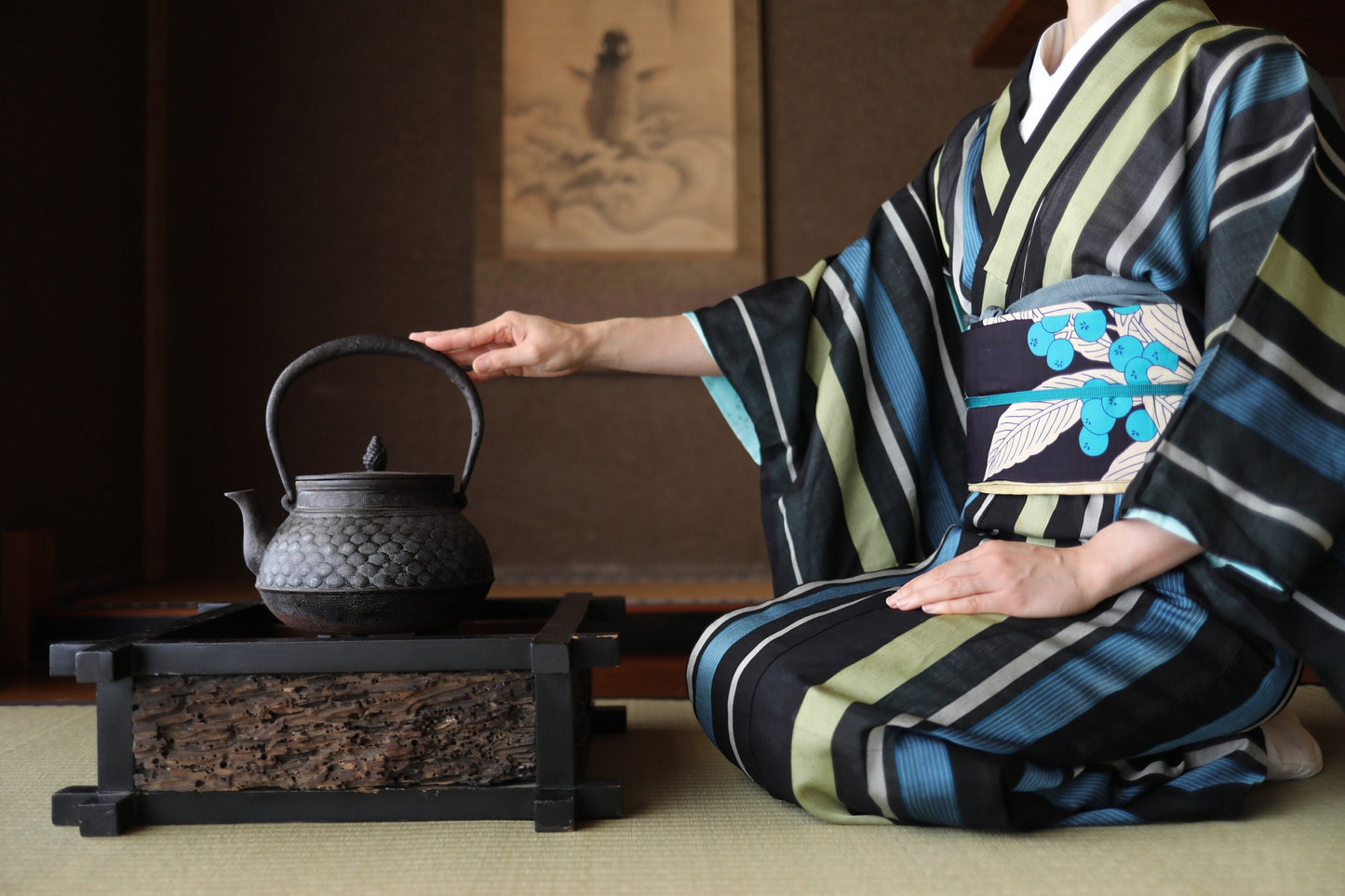 Japanese Hibachi Brazier | Antique Wood Lacquer Hibachi With Bronze Suiban Vase For Ikebana