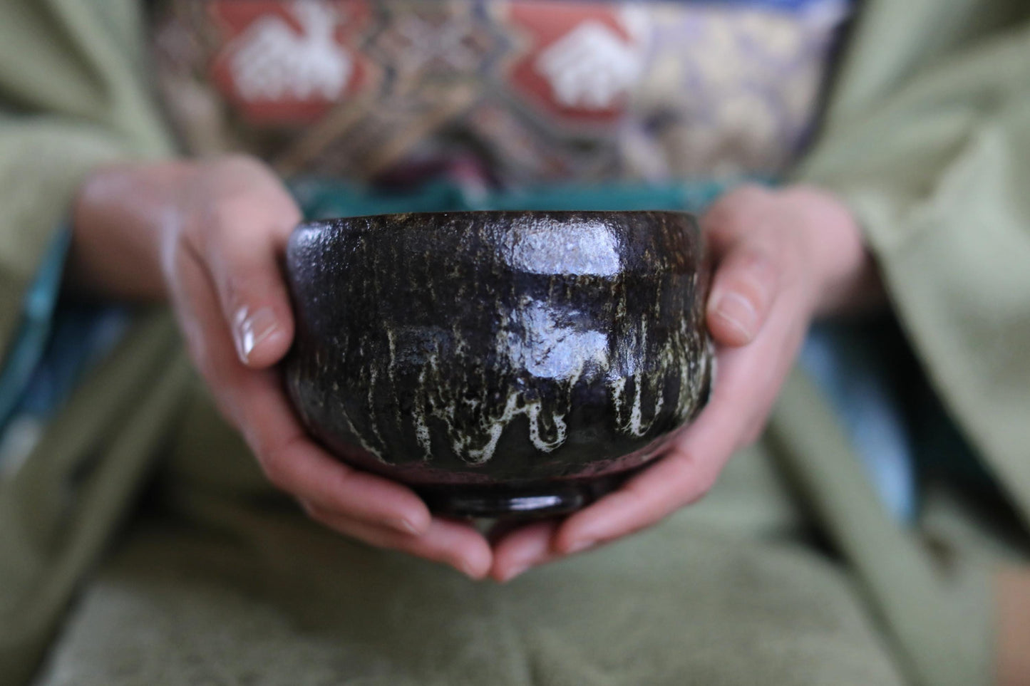 Japanese Raku Tea Bowl – Hand-Sculpted Chawan with Black Green Glaze | Ohi Kiln