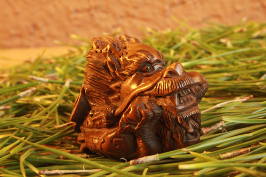 Boxwood curled dragon hand carved "netsuke" Japanese Antique ojime bead inro kimono accessories H1.4in × 1.8in×1.3in